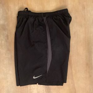 Nike Dri Fit Athletic Shorts. Men. Size Small.  6.5” inseam.
